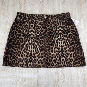 Boohoo leopard skirt